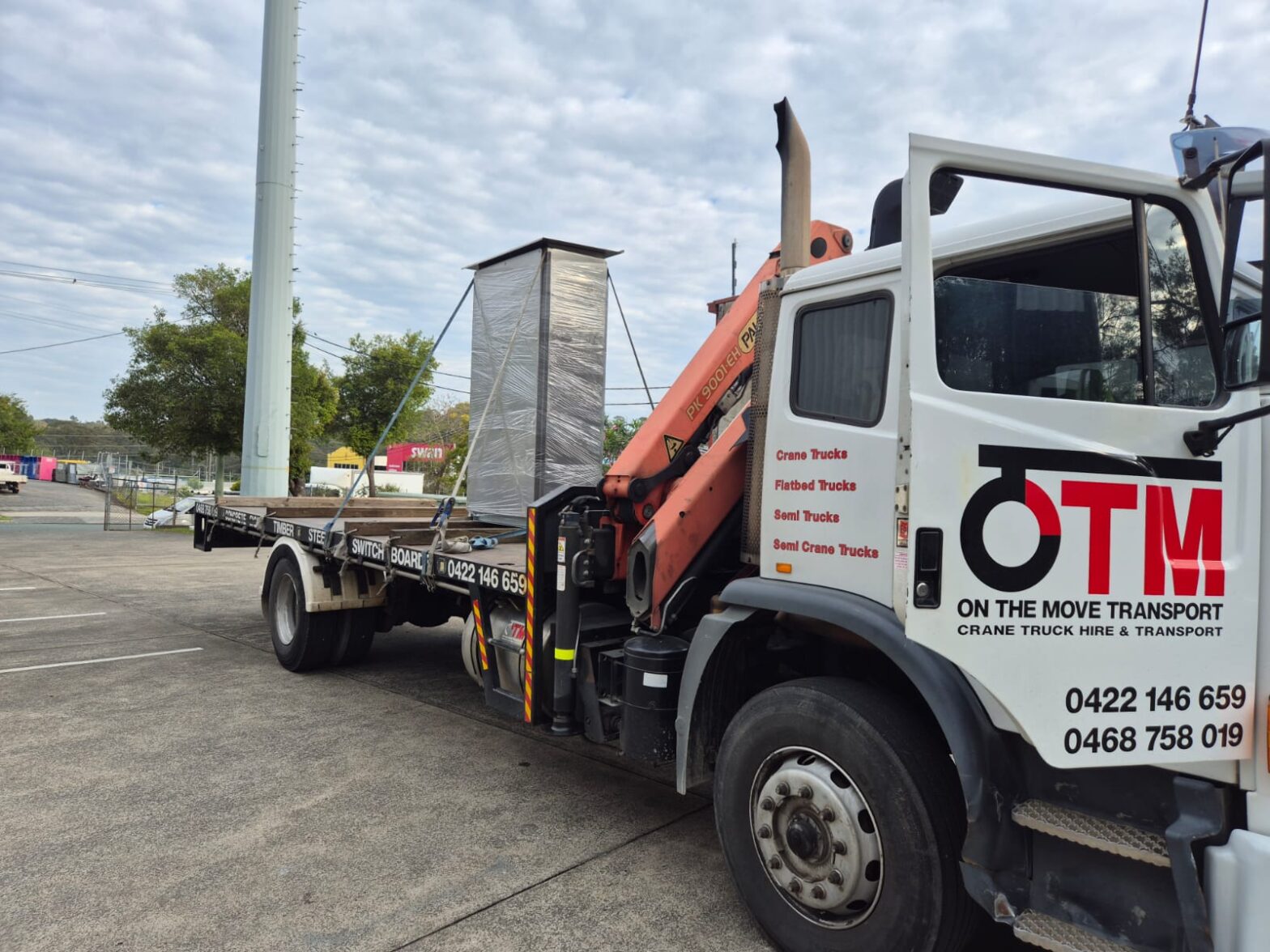 Flatbed truck hire Gold Coast